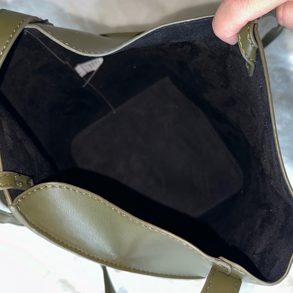 BNWT BCBG Olive Green Bucket Bag - Picture 5 of 7